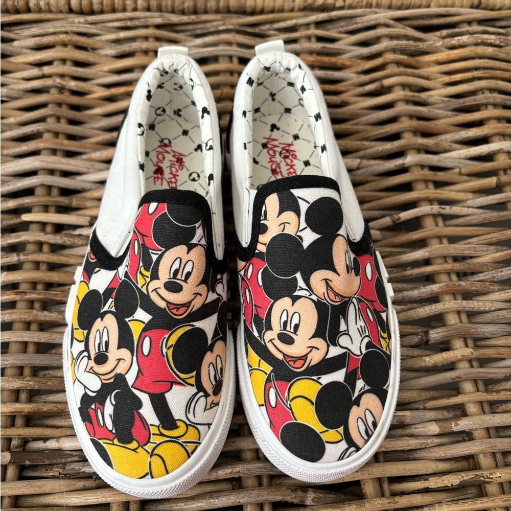 Ground Up Disney Kids Mickey Mouse Slip-On Shoes in Size 1